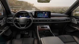 2025 Lincoln Lincoln Aviator Internal Image 2